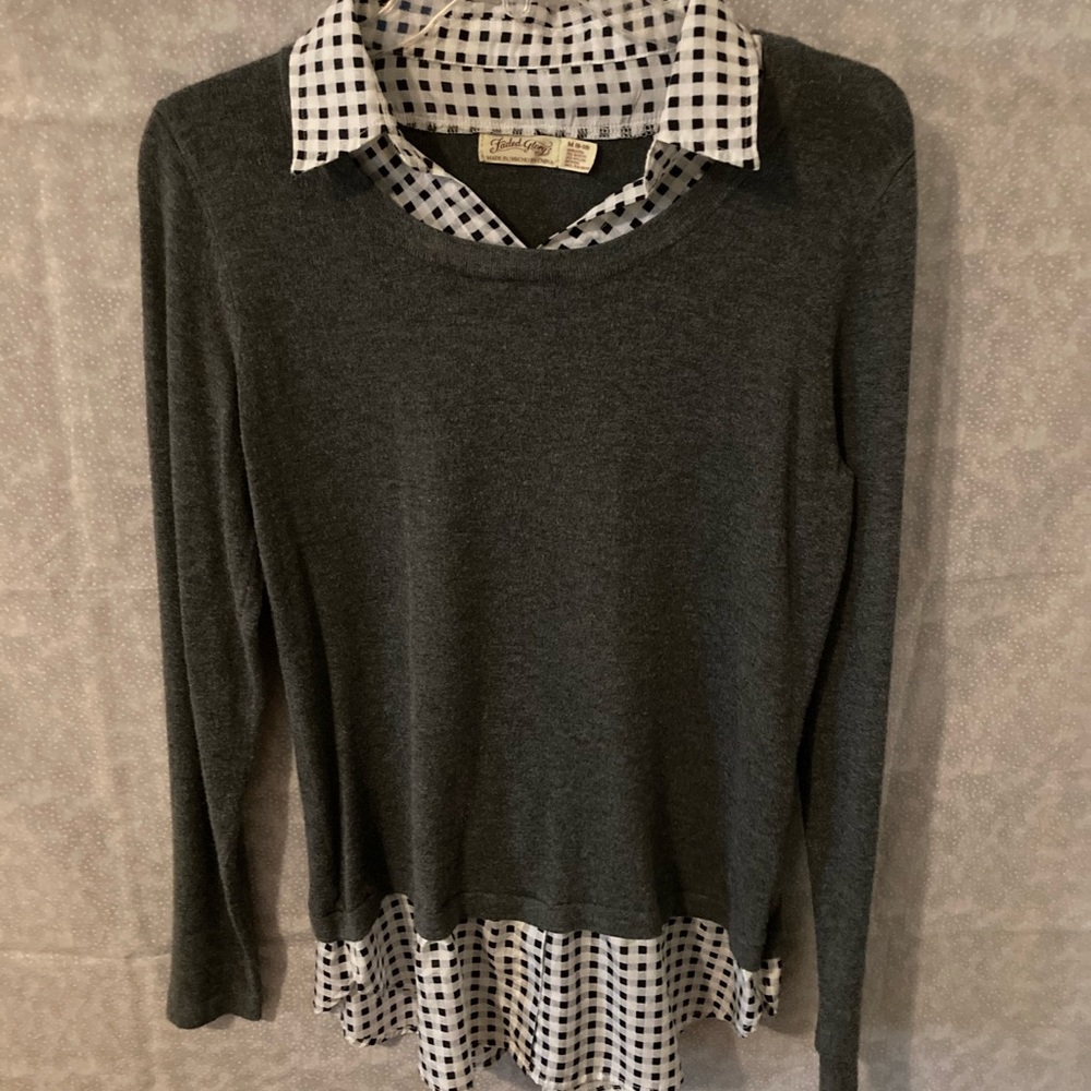 Women’s size M (8-10) Knit Top